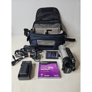 Sony Handycam Mini DVD Camcorder Model DCR-DVD610 TESTED W/ LowePro Case